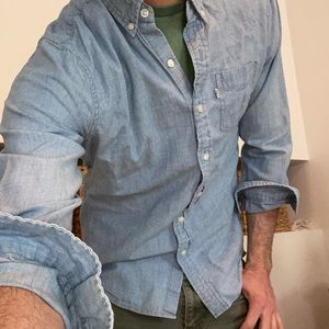 Levi’s Button down